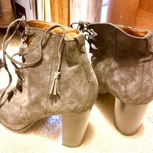 high heeled suede lace up sandals/pumps